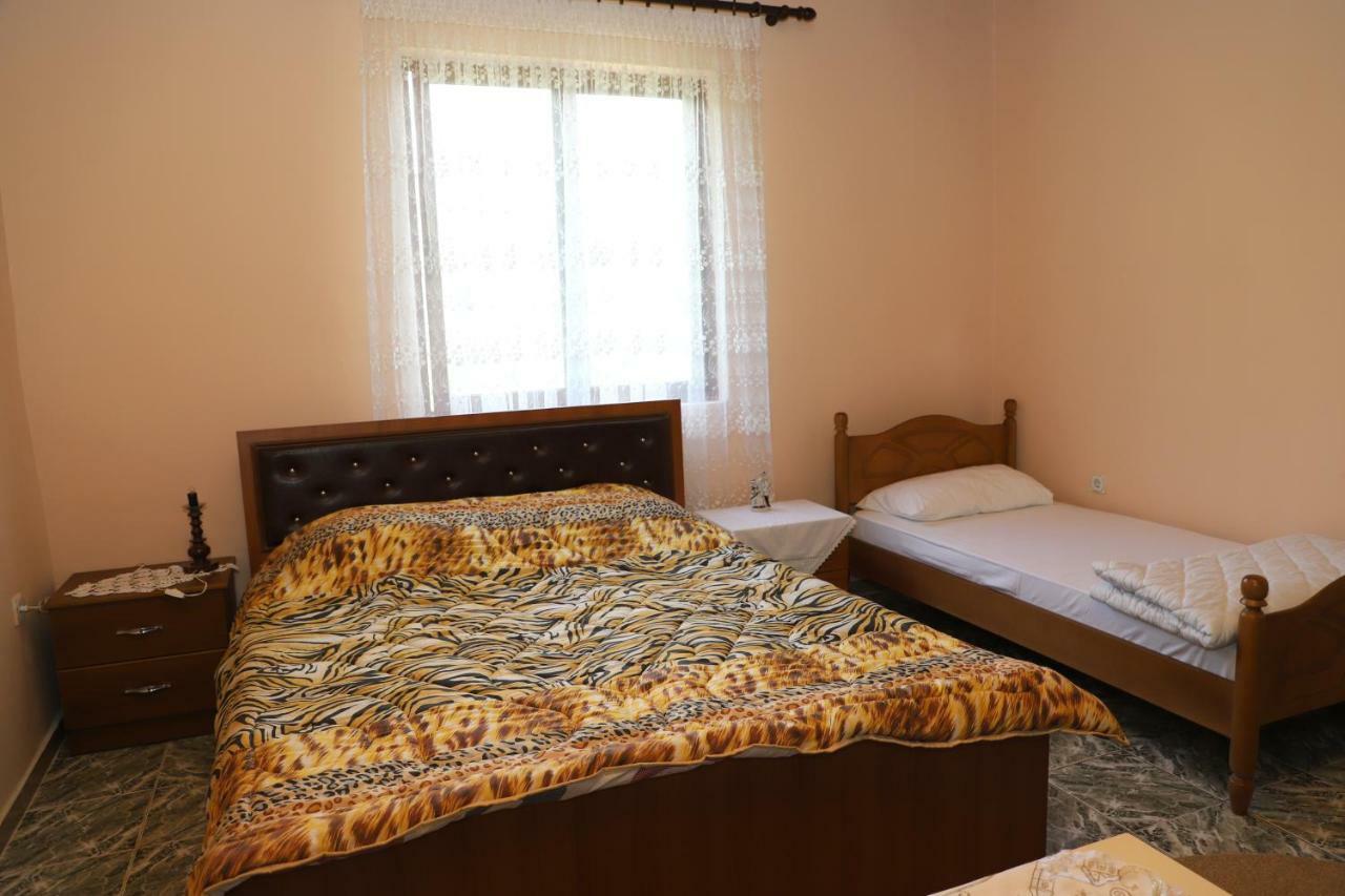 Guest House Pashollari ベラト エクステリア 写真